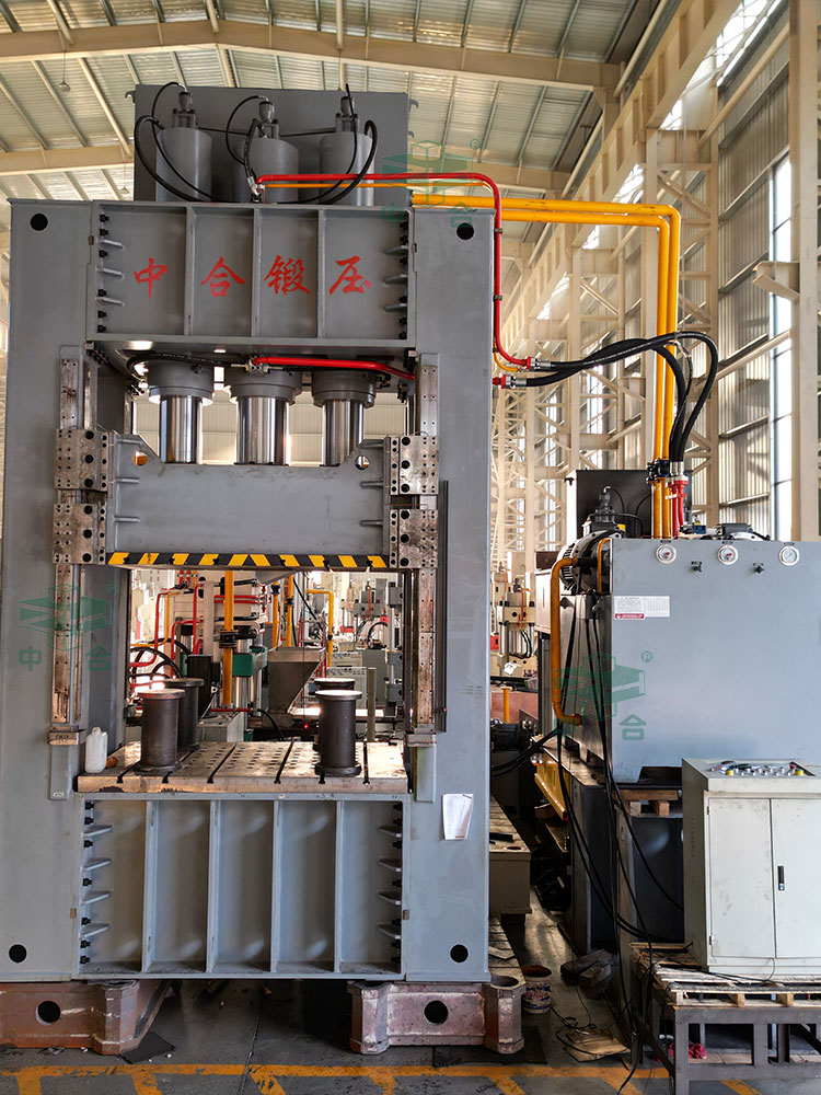 800噸框架式液壓機(jī) 800噸框架式液壓機(jī)