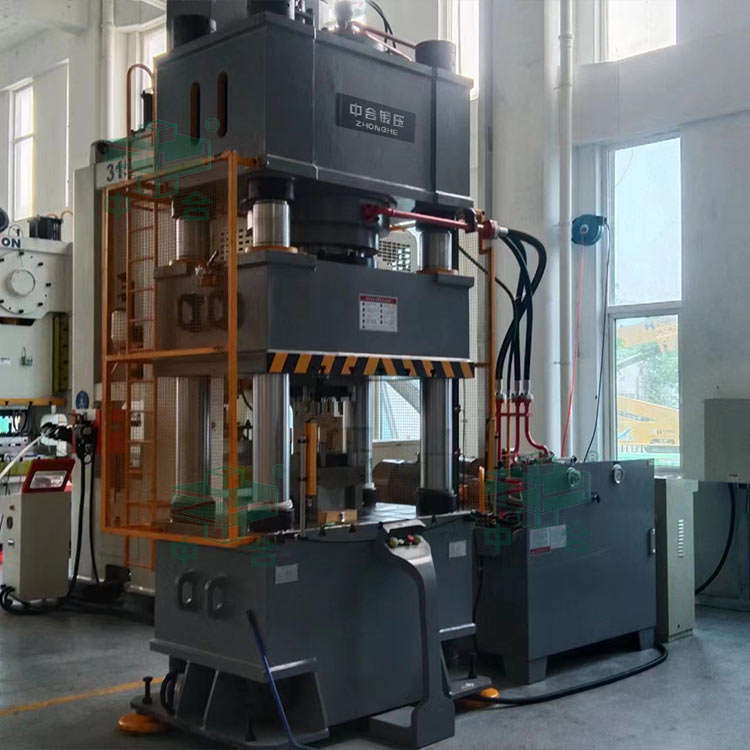 630噸汽車零部件成型液壓機(jī).jpg 630噸汽車零部件成型液壓機(jī).jpg