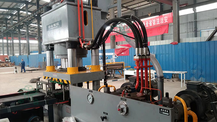 500噸四柱液壓機(jī)(錨桿托盤液壓機(jī)).jpg 500噸四柱液壓機(jī)(錨桿托盤液壓機(jī)).jpg