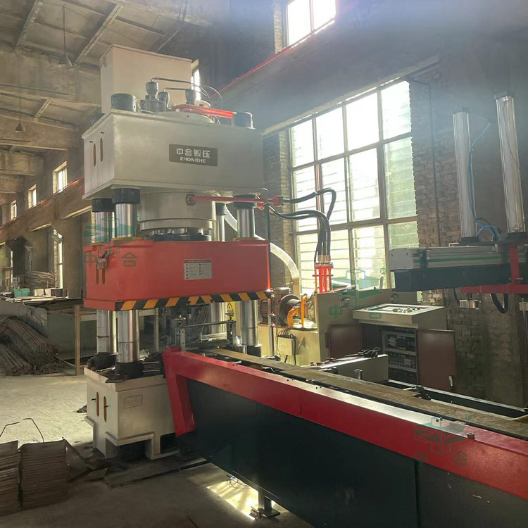 630噸錨桿托液壓機(jī)生產(chǎn)線 630噸錨桿托液壓機(jī)生產(chǎn)線