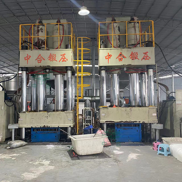 1000噸塑料模殼模壓成型液壓機.jpg 1000噸塑料模殼模壓成型液壓機.jpg