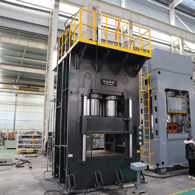 2500噸框架式液壓機(jī) 2500噸框架式液壓機(jī)
