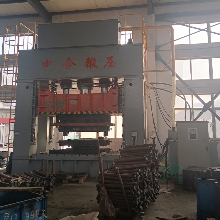 1000噸框架式液壓機(jī)客戶現(xiàn)場(chǎng) 1000噸框架式液壓機(jī)客戶現(xiàn)場(chǎng)