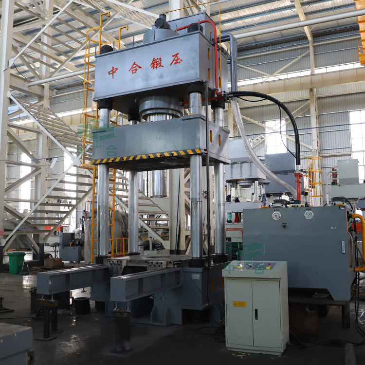 800噸四柱液壓機(jī)帶移動(dòng)工作臺.jpg 800噸四柱液壓機(jī)帶移動(dòng)工作臺.jpg