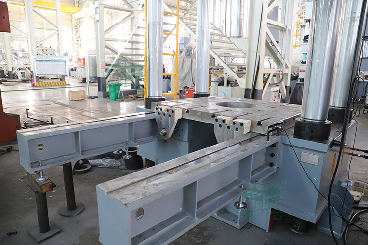 800噸四柱液壓機(jī)(圖3).jpg 800噸四柱液壓機(jī)(圖3).jpg