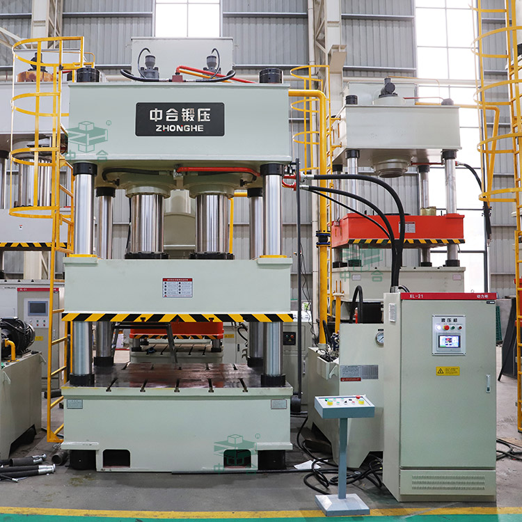 630噸伺服四柱液壓機(jī) 630噸伺服四柱液壓機(jī)