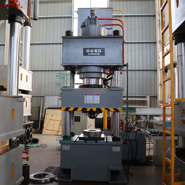 400噸三梁四柱液壓機(jī)車間實(shí)物.jpg 400噸三梁四柱液壓機(jī)車間實(shí)物.jpg