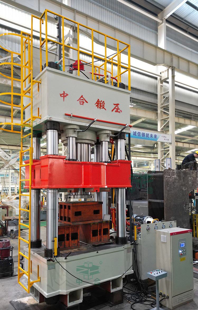 800噸三梁四柱液壓機帶壓邊缸.jpg 800噸三梁四柱液壓機帶壓邊缸.jpg