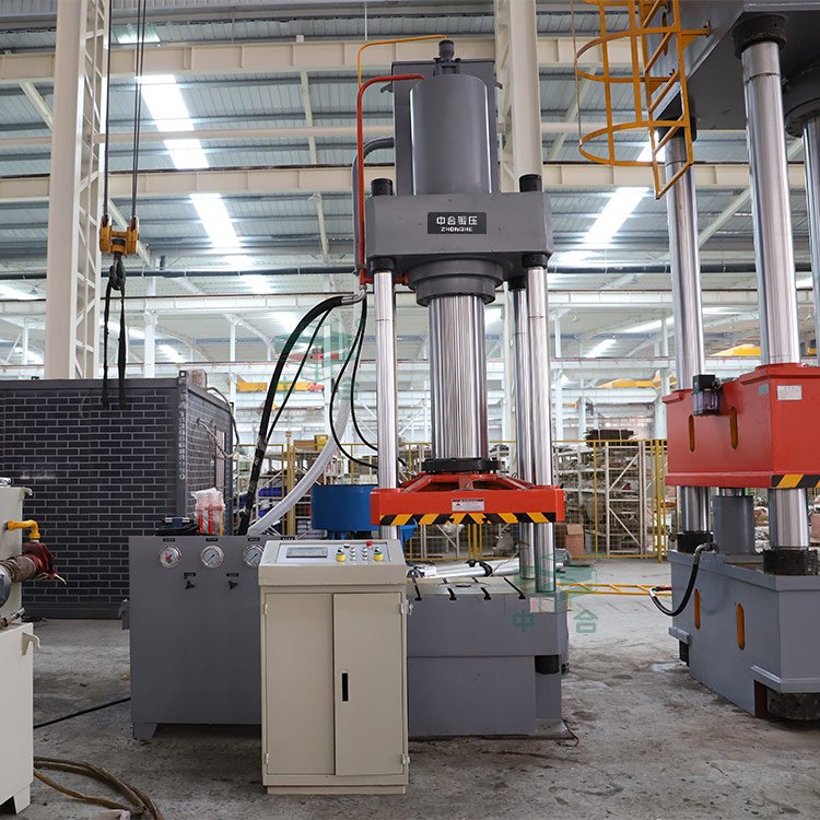 315噸耐火磚成型液壓機.jpg 315噸耐火磚成型液壓機.jpg