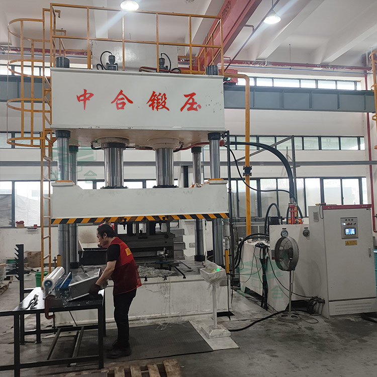 500噸不銹鋼水槽拉伸液壓機(jī) 500噸不銹鋼水槽拉伸液壓機(jī)