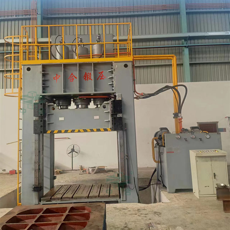 800噸框架式薄板拉伸液壓機(jī).jpg 800噸框架式薄板拉伸液壓機(jī).jpg