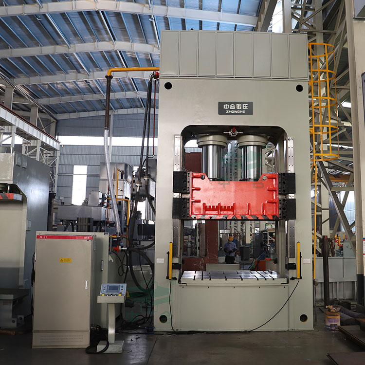 800噸框架式液壓機(jī)(復(fù)合材料).jpg 800噸框架式液壓機(jī)(復(fù)合材料).jpg