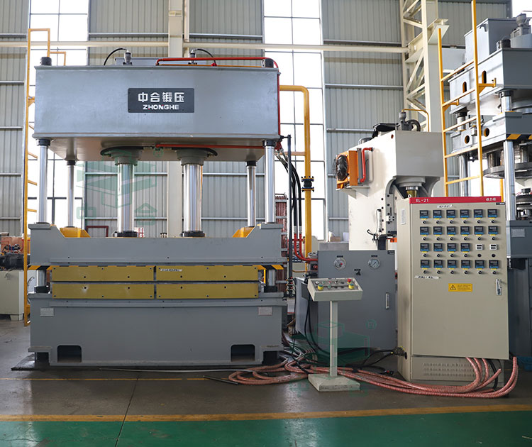 400噸四柱液壓機(jī)車(chē)間實(shí)物.jpg 400噸四柱液壓機(jī)車(chē)間實(shí)物.jpg