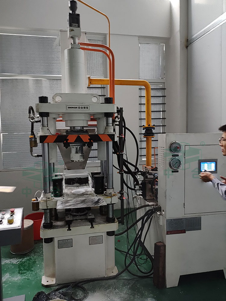 60噸粉末成型液壓機(jī).jpg 60噸粉末成型液壓機(jī).jpg