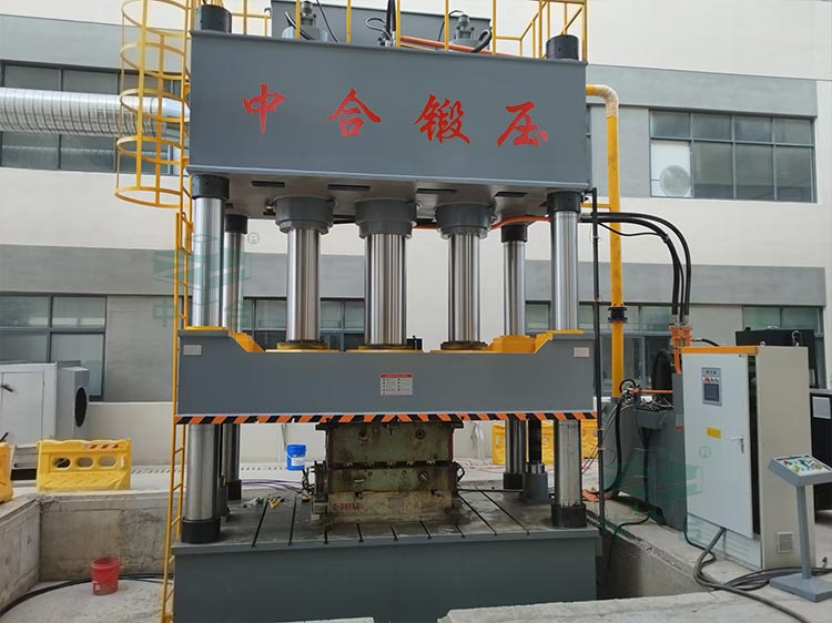 1000噸復(fù)合材料成型液壓機.jpg 1000噸復(fù)合材料成型液壓機.jpg