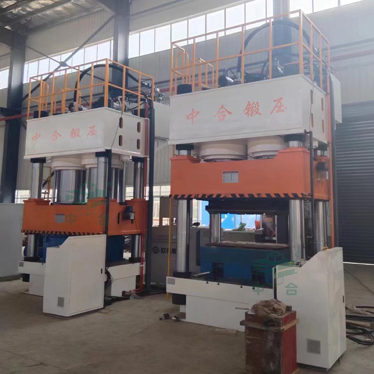 1600噸木屑托盤成型液壓機(jī)客戶現(xiàn)場(chǎng).jpg 1600噸木屑托盤成型液壓機(jī)客戶現(xiàn)場(chǎng).jpg