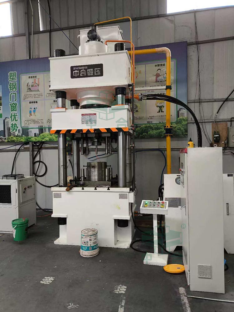 500噸快速金屬冷擠壓液壓機(jī).jpg 500噸快速金屬冷擠壓液壓機(jī).jpg