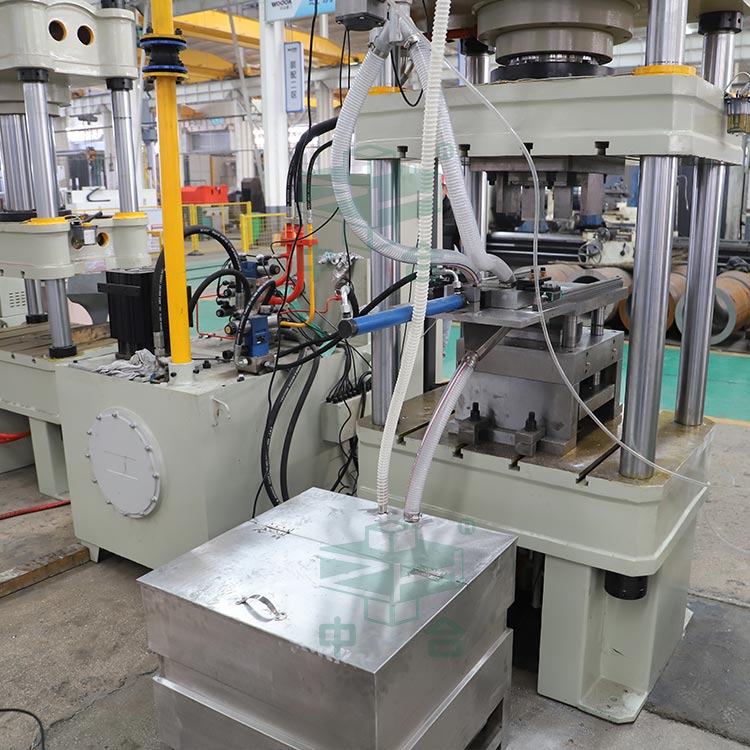 200噸陶瓷防彈片成型液壓機(jī)細(xì)節(jié).jpg 200噸陶瓷防彈片成型液壓機(jī)細(xì)節(jié).jpg