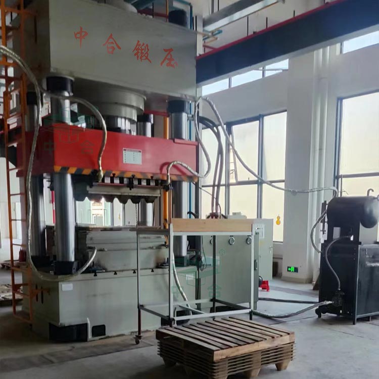 1000噸三梁四柱液壓機(jī).jpg 1000噸三梁四柱液壓機(jī).jpg