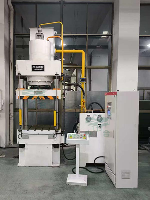 315噸液壓機(jī).jpg 315噸液壓機(jī).jpg