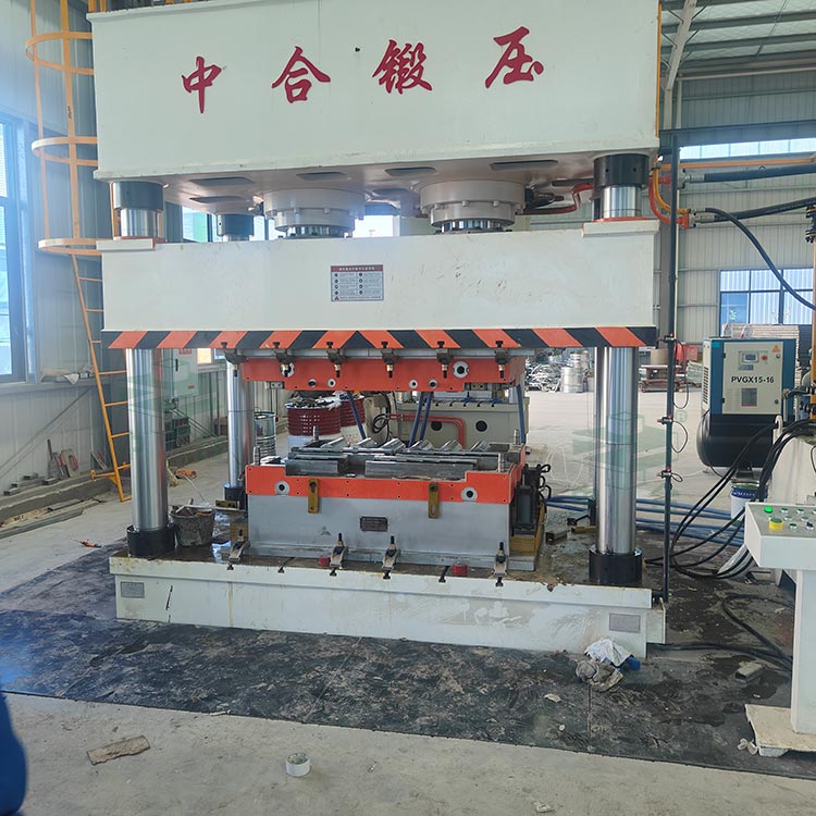 630噸仿古樹(shù)脂瓦成型液壓機(jī)