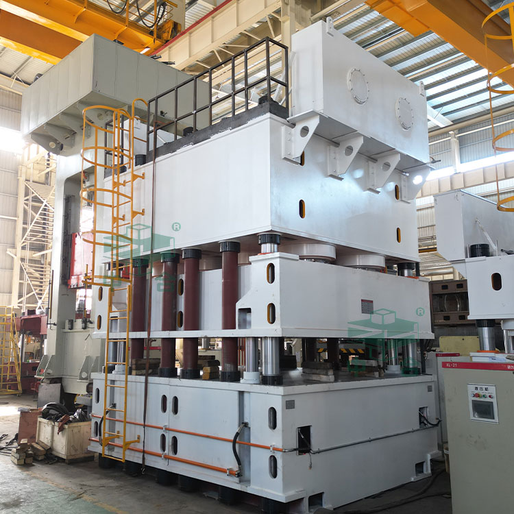 壓濾機(jī)濾板成型液壓機(jī)車間實(shí)物.jpg 壓濾機(jī)濾板成型液壓機(jī)車間實(shí)物.jpg