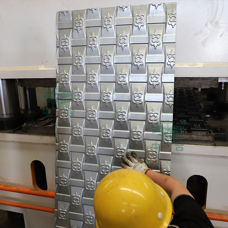 門板壓花成品.jpg 門板壓花成品.jpg