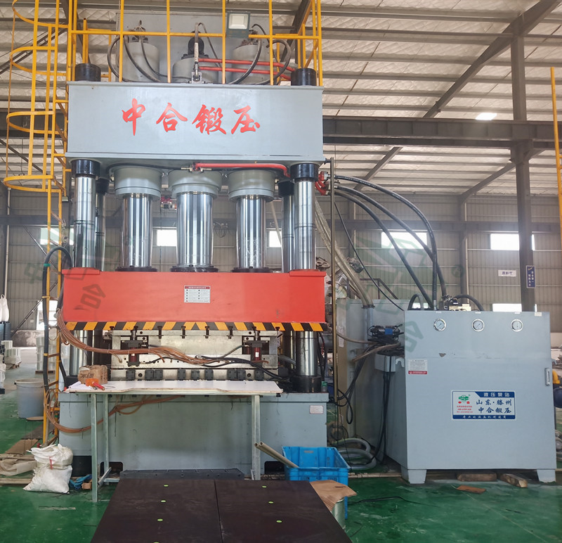 復(fù)合建筑模板生產(chǎn)設(shè)備_800噸液壓機_復(fù)合材料模壓成型(圖2) 復(fù)合建筑模板生產(chǎn)設(shè)備_800噸液壓機_復(fù)合材料模壓成型(圖2)