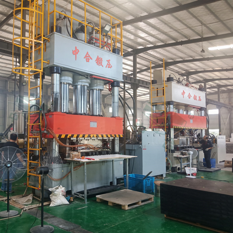 復(fù)合建筑模板生產(chǎn)設(shè)備_800噸液壓機_復(fù)合材料模壓成型(圖3) 復(fù)合建筑模板生產(chǎn)設(shè)備_800噸液壓機_復(fù)合材料模壓成型(圖3)