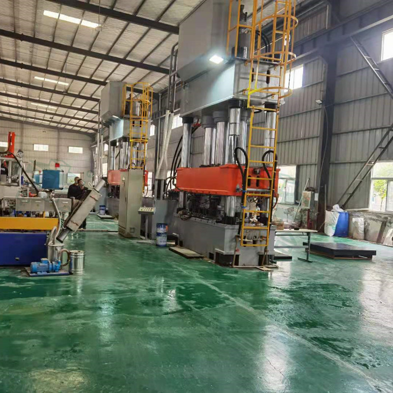 復(fù)合建筑模板生產(chǎn)設(shè)備_800噸液壓機_復(fù)合材料模壓成型(圖4) 復(fù)合建筑模板生產(chǎn)設(shè)備_800噸液壓機_復(fù)合材料模壓成型(圖4)