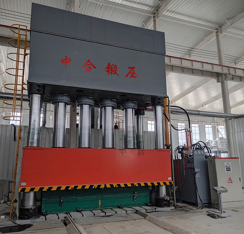 汽車覆蓋件成型設(shè)備_2500噸四柱液壓機(jī)(圖2) 汽車覆蓋件成型設(shè)備_2500噸四柱液壓機(jī)(圖2)