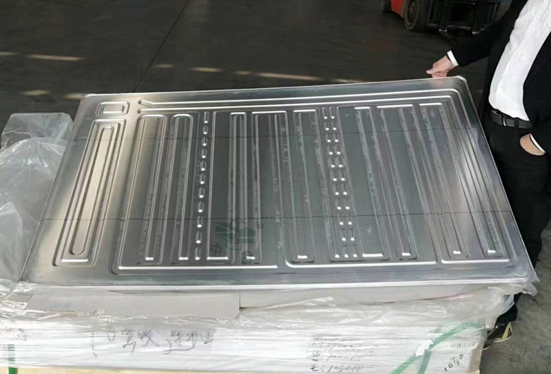 2500噸鋼木門成型液壓機(jī)_鐵門壓花成型設(shè)備(圖1)