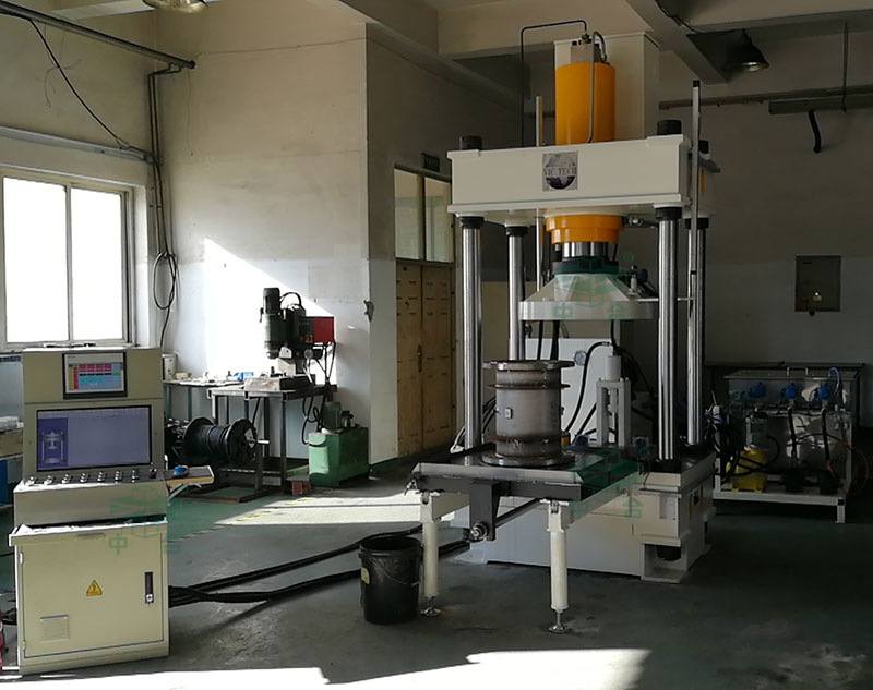 200噸液壓式打壓試驗(yàn)機(jī)-四柱兩梁液壓機(jī)(圖1) 200噸液壓式打壓試驗(yàn)機(jī)-四柱兩梁液壓機(jī)(圖1)