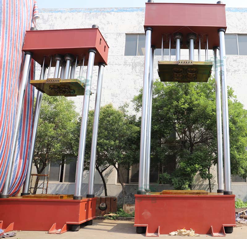 兩梁四柱液壓機(jī)-物液分離壓榨機(jī)-污泥高壓脫水設(shè)備(圖2) 兩梁四柱液壓機(jī)-物液分離壓榨機(jī)-污泥高壓脫水設(shè)備(圖2)