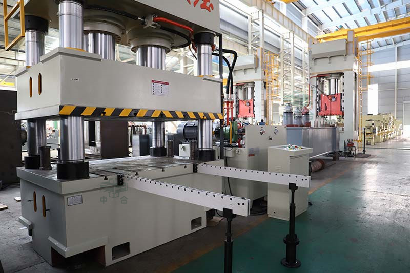 1000噸工業(yè)攪拌器葉片成型液壓機(圖2) 1000噸工業(yè)攪拌器葉片成型液壓機(圖2)